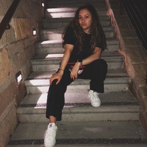 Meet your Posher, Adriana